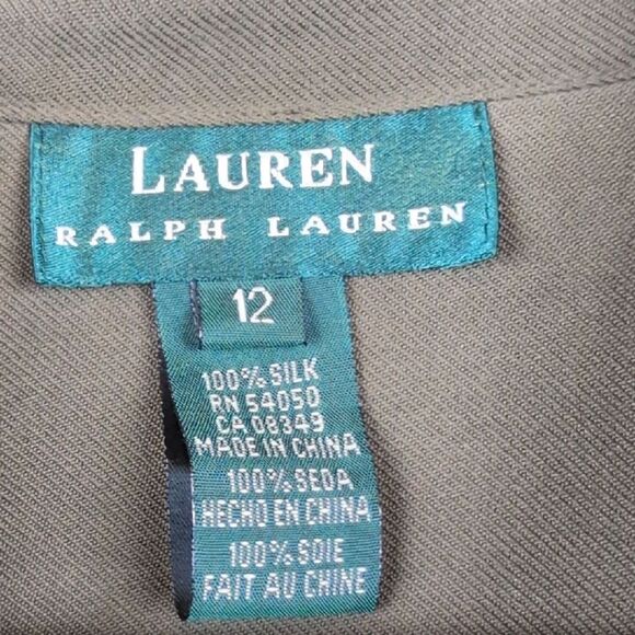 Lauren Ralph Lauren 100% Silk Button Front Roll Tab Sleeve Blouse Top Size 12 - Picture 2 of 9
